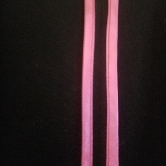 One button - Picture 2 of 3